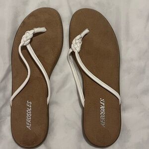 White Aerosoles Flip Flips - Size 8.5